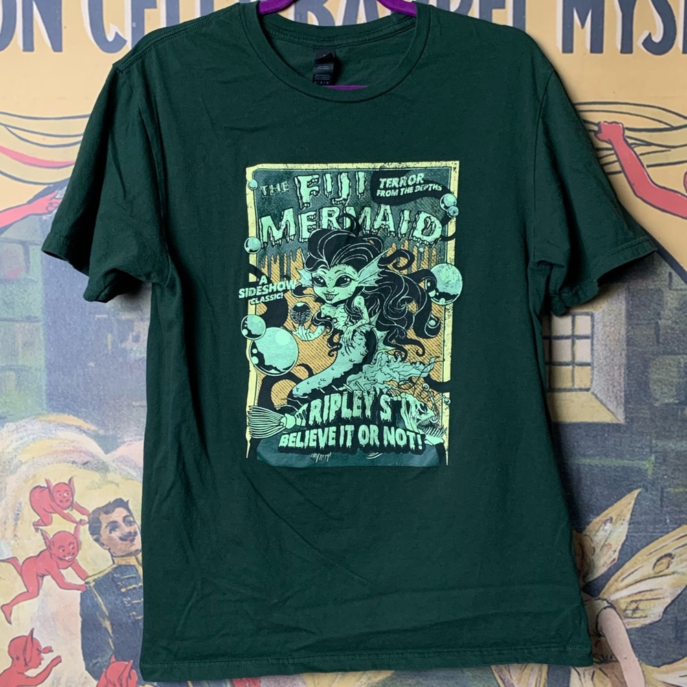 💖 Ripely’s Believe It Or Not! Mermaid Gildan Dark Green Graphic T-Shirt